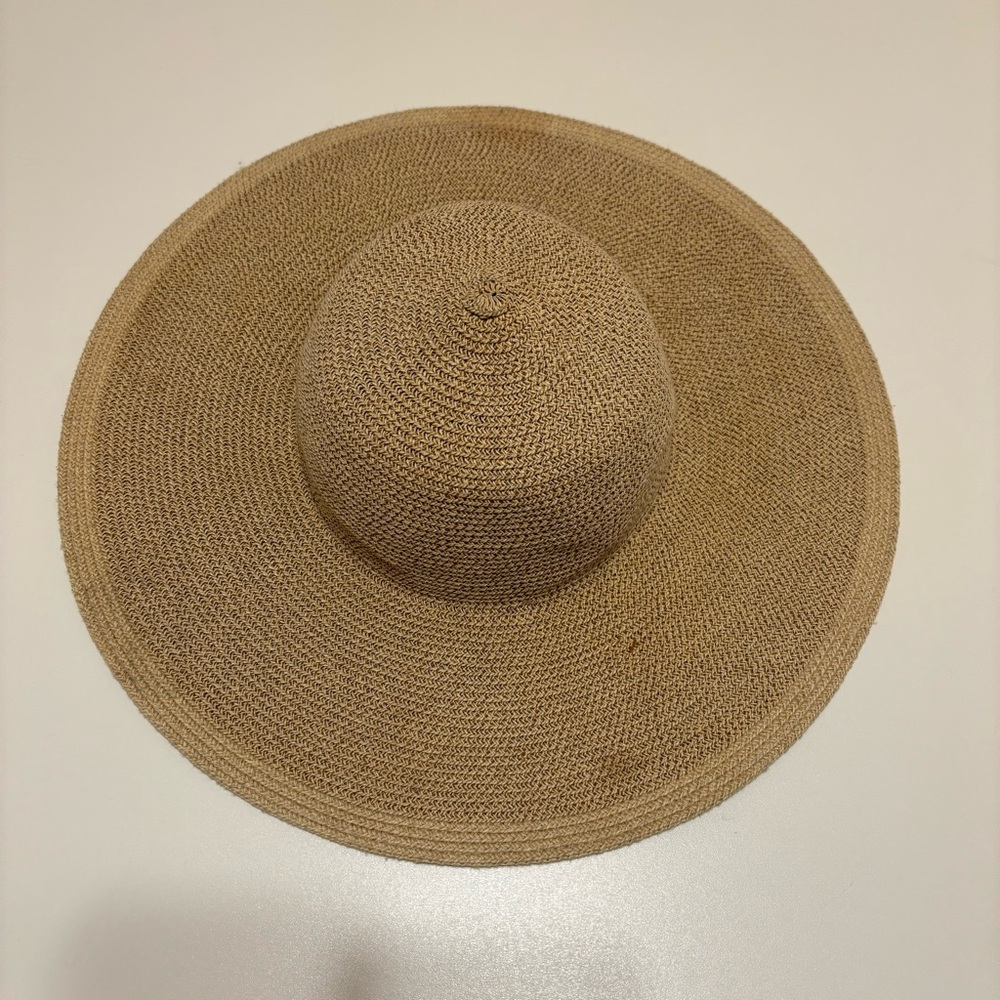 Floppy Sun Hat. 👒 never worn. No brand.